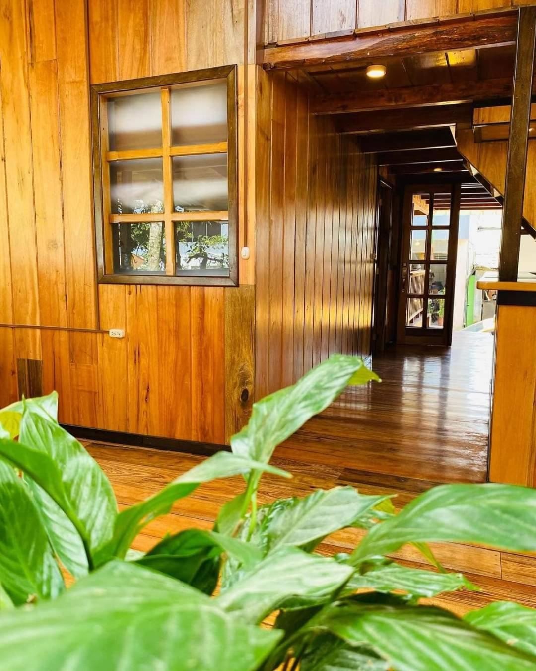Guayabo Hostal Mindo Exterior photo