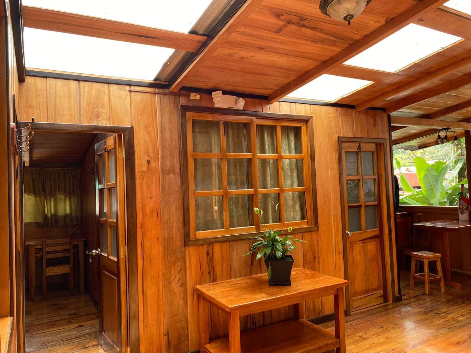 Guayabo Hostal Mindo Exterior photo